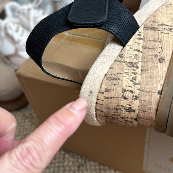 Lifestride • Women's Sincere Wedge Sandal • Blackk/Tan • Size 9M - Picture 7 of 17